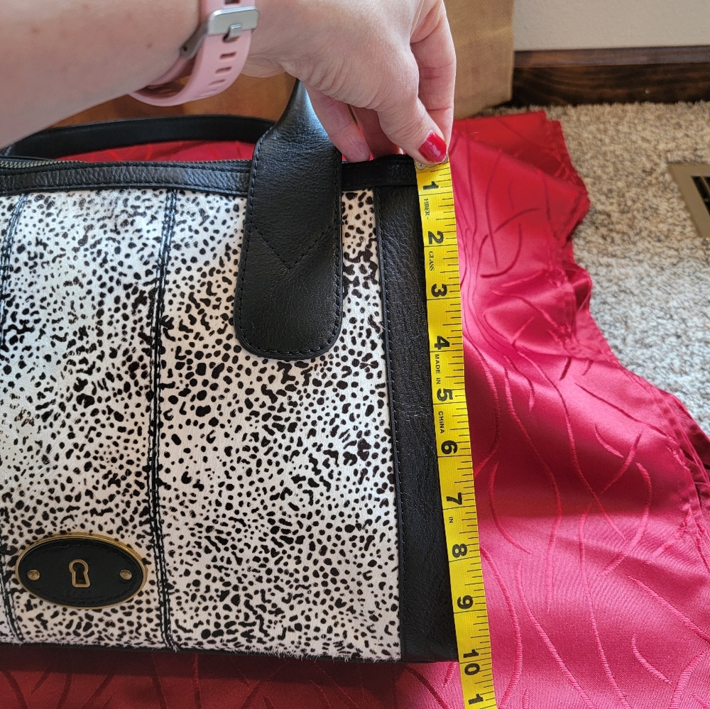 Fossil Black and White Cowhide Look Tote Keyhole Zip Close Bag - Picture 12 of 16